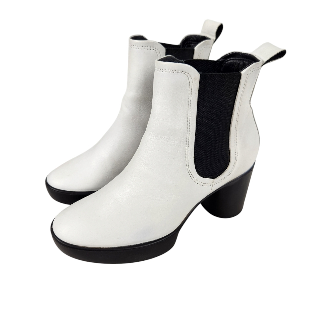 Ecco Shape Scuplted Motion 55 White Leather Chelsea Ankle Boots Women's Size 5.5